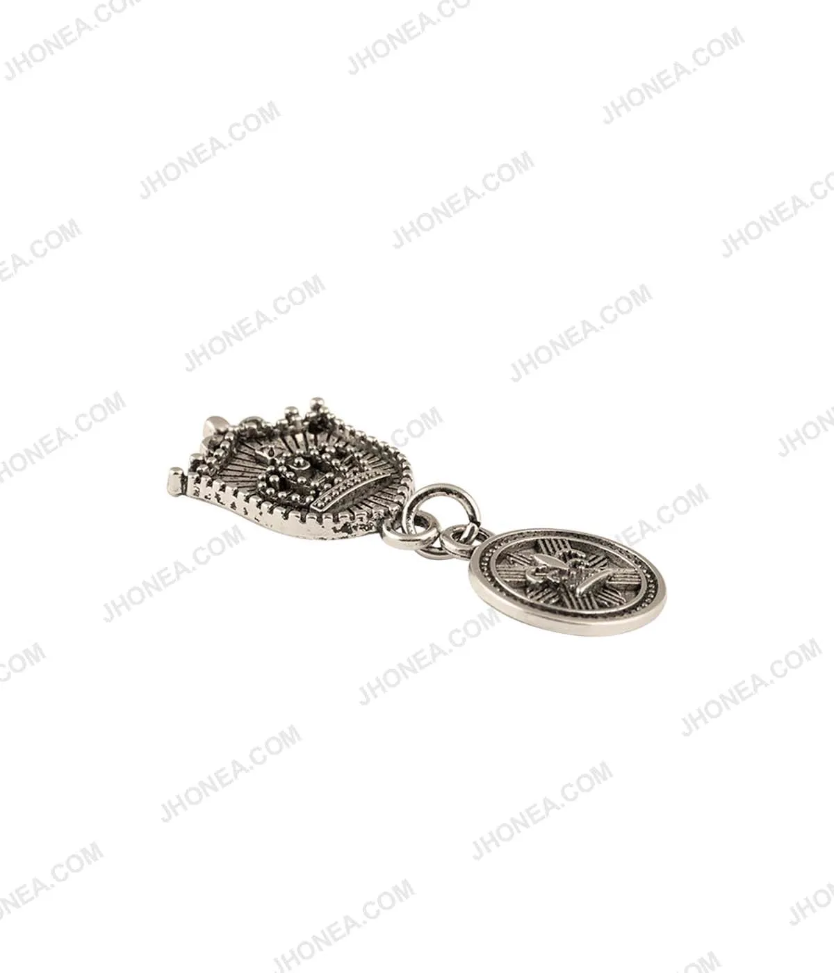 Beautiful Antique Silver Badge Design British Fashion Accessory