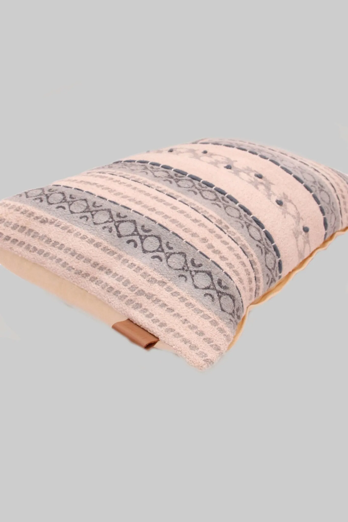 BREAKER - LUMBAR CUSHION COVER