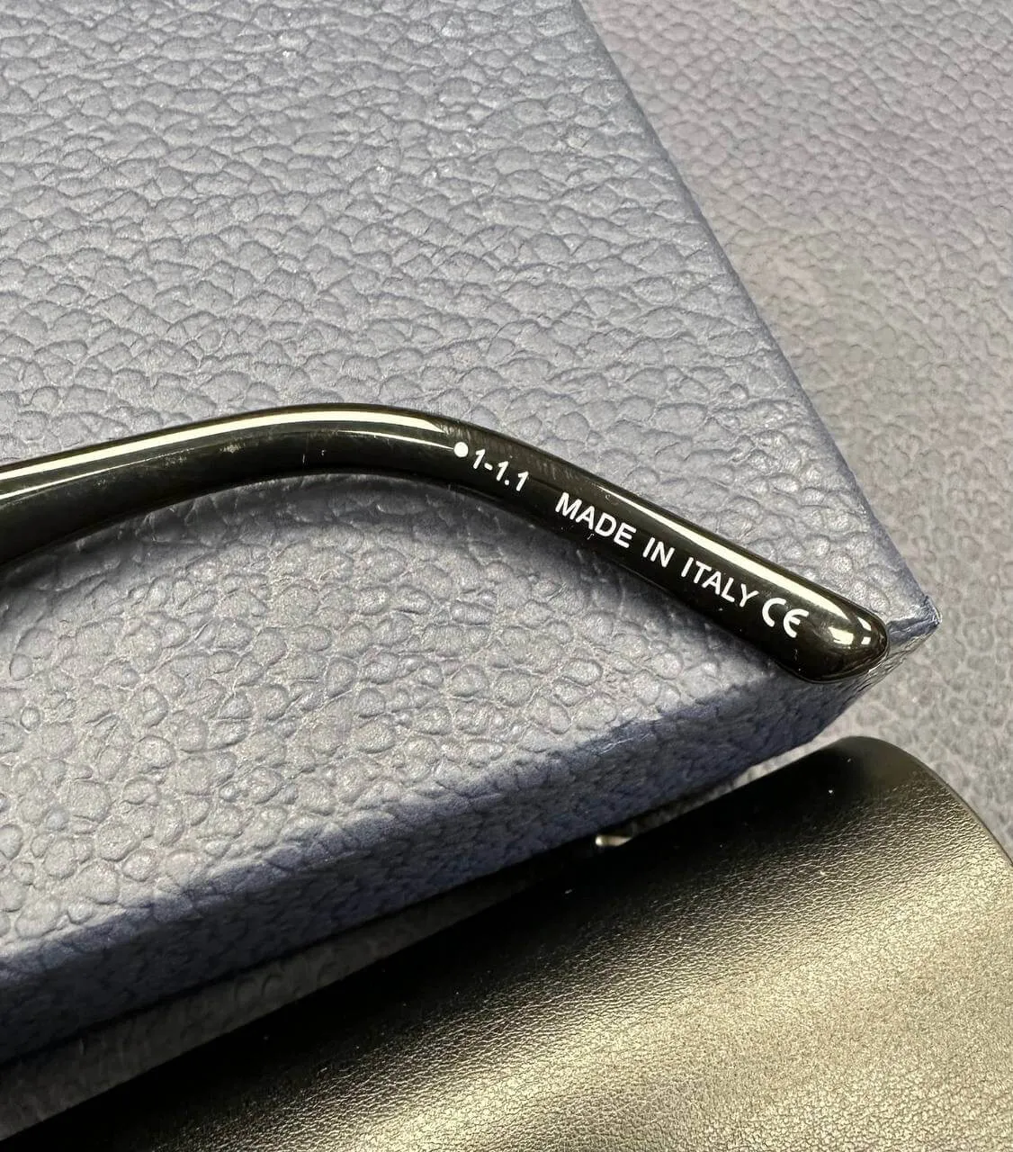 DIORSIGNATURE B1U Black Butterfly Sunglasses