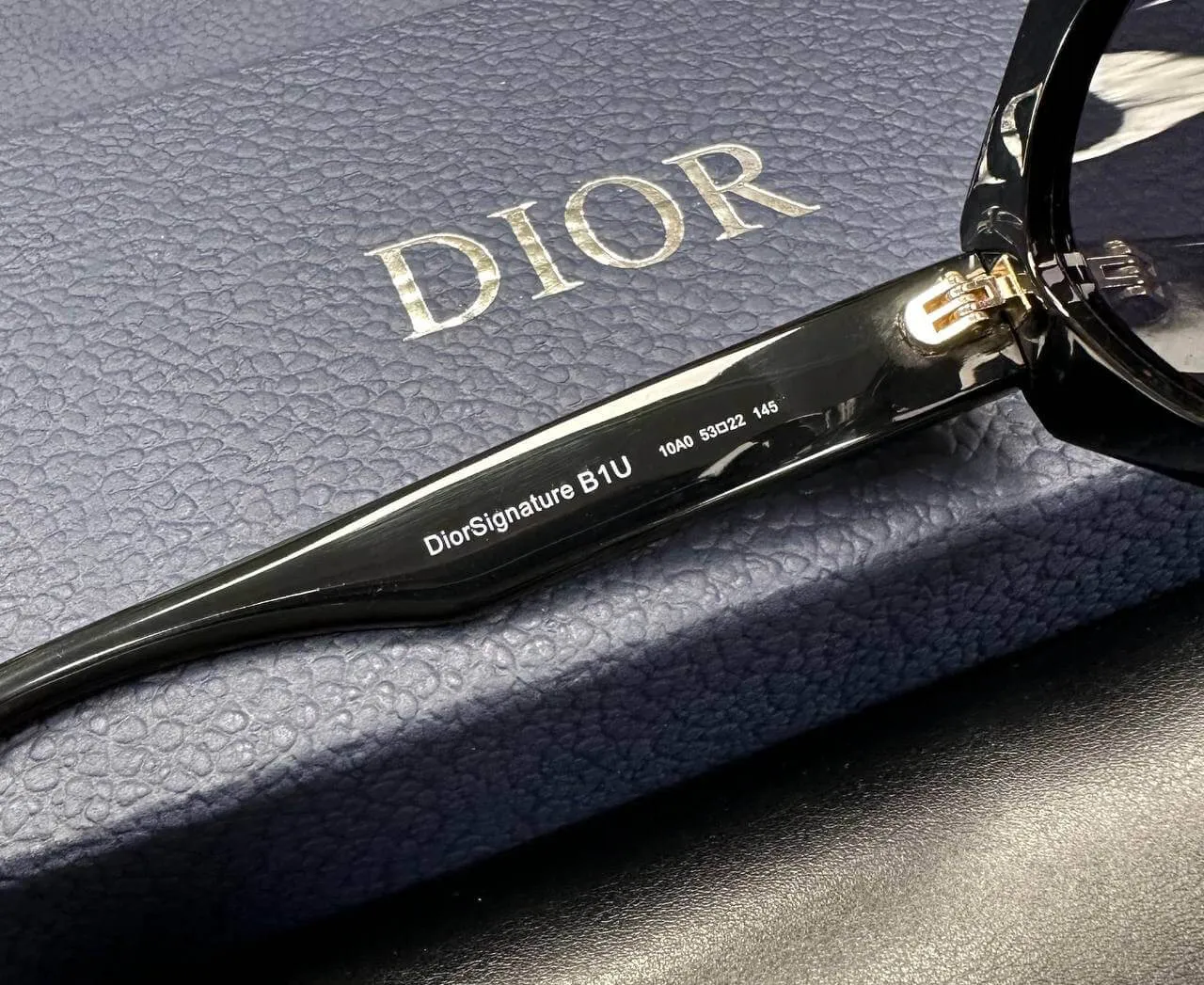 DIORSIGNATURE B1U Black Butterfly Sunglasses