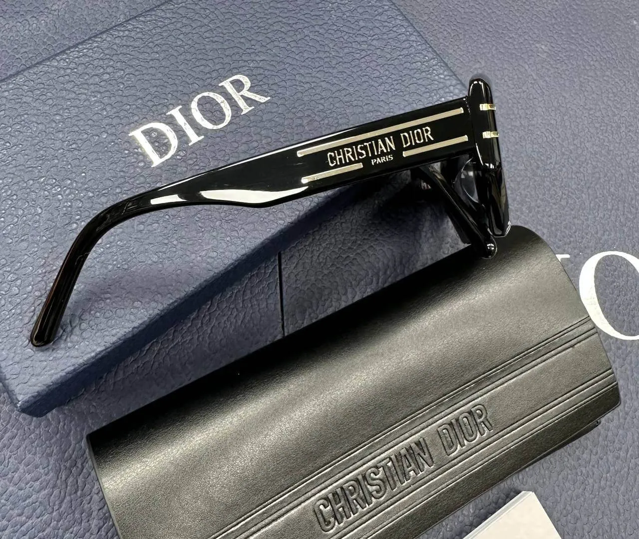 DIORSIGNATURE B1U Black Butterfly Sunglasses