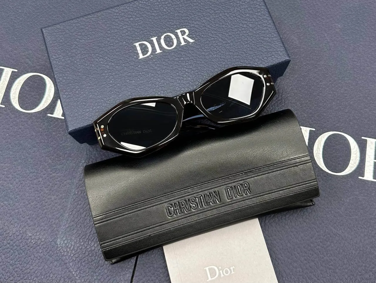 DIORSIGNATURE B1U Black Butterfly Sunglasses
