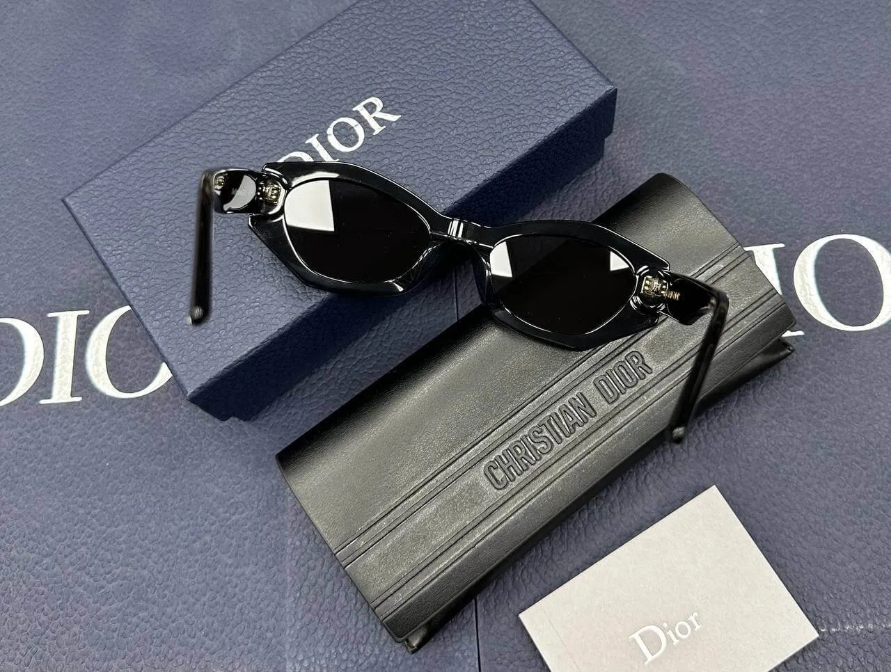 DIORSIGNATURE B1U Black Butterfly Sunglasses