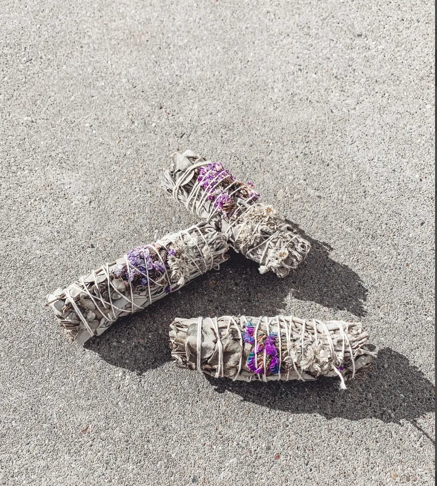 #H994 White Sage & Petal Smudge Sticks